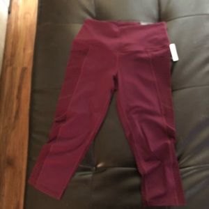 VS sport leggings size XS cropped Capri and mesh